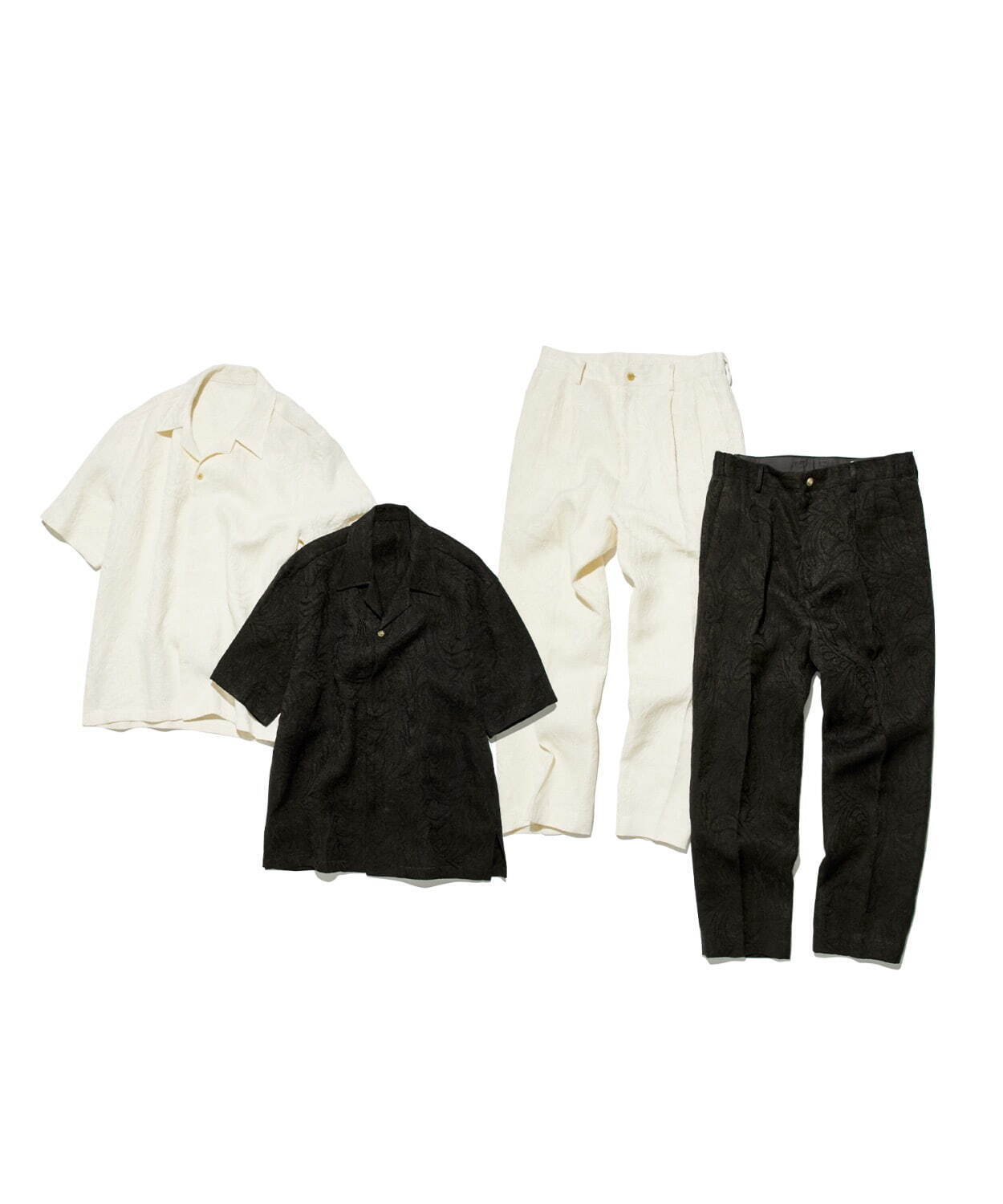 EX. OPEN COLLAR SHORT-SLEEVED SHIRT 各46,200円、
EX.TWO TUCKS TAPERED PANTS 各52,800円