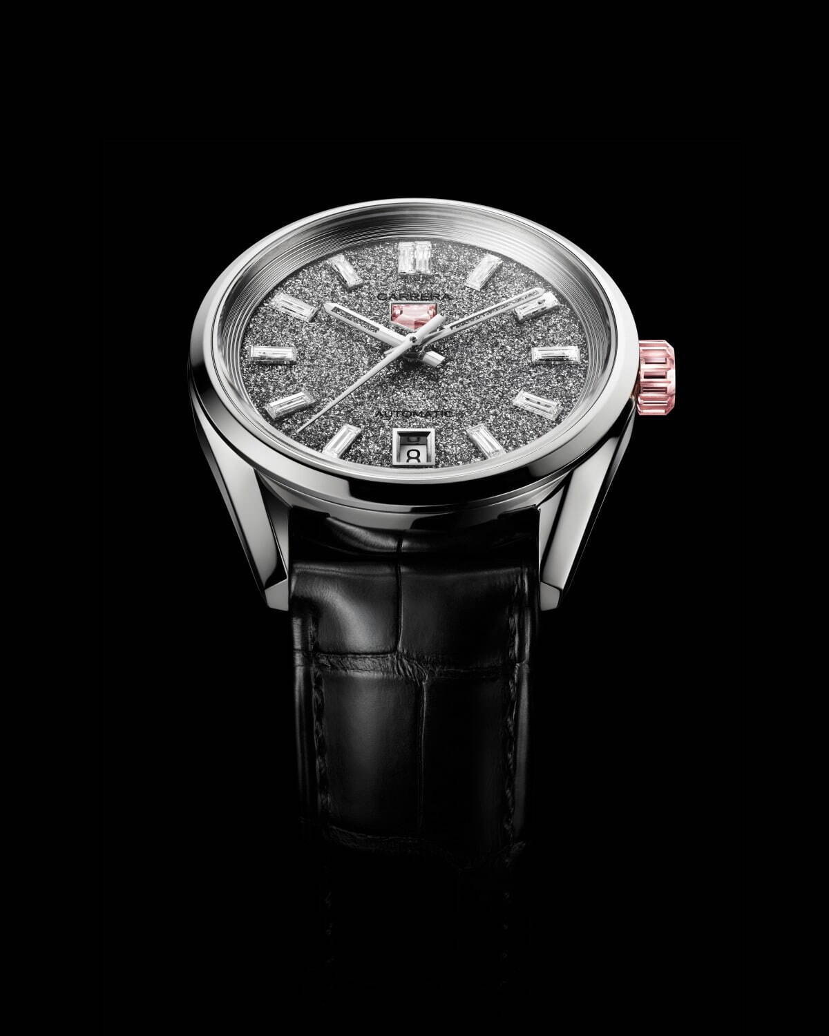 タグ・ホイヤー初ピンクの人工ダイヤを配した新腕時計、計2.9カラットの煌めくダイヤル｜写真1