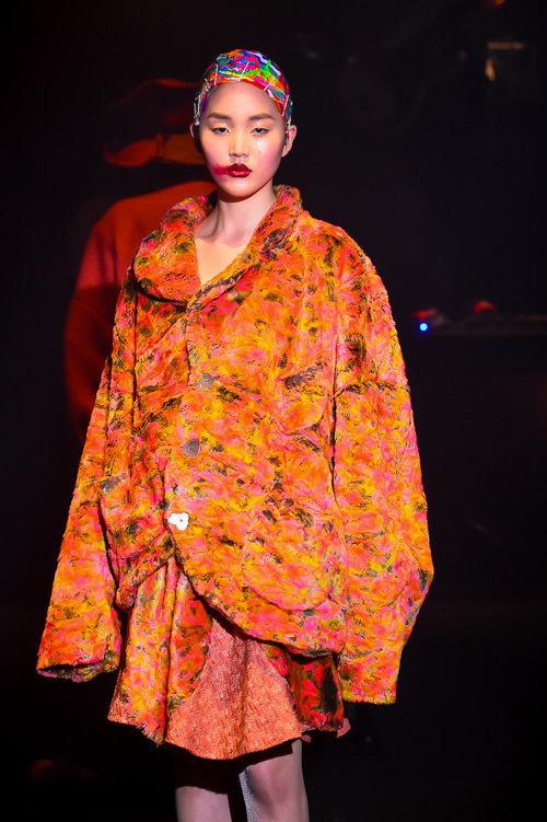 ノゾミ イシグロ オートクチュール(NOZOMI ISHIGURO Haute Couture) 2014-15年秋冬ウィメンズコレクション  - 写真24