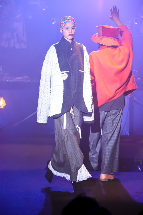 ノゾミ イシグロ オートクチュール(NOZOMI ISHIGURO Haute Couture) 2014-15年秋冬ウィメンズコレクション  - 写真33
