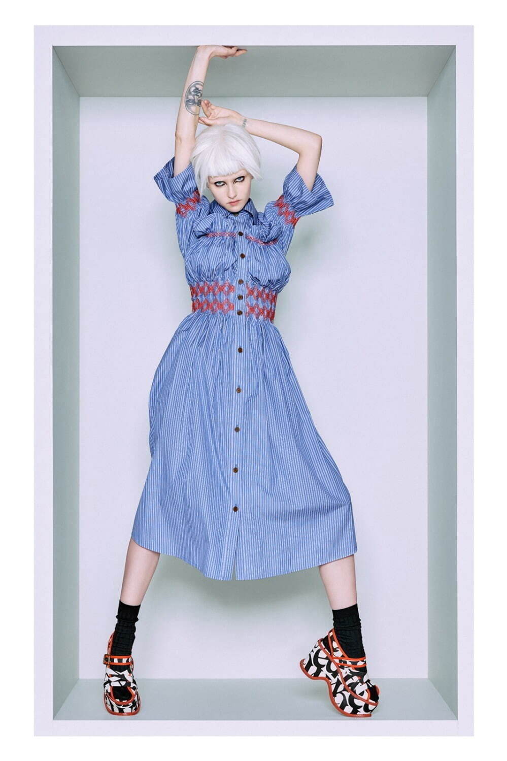 ストライプシャツスモッキングドレス 66,000円 ※2023年5月発売