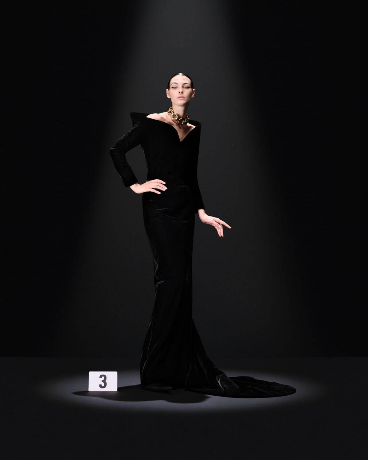 バレンシアガ クチュール(BALENCIAGA Couture ) 2023-24年秋冬ウィメンズ&メンズコレクション  - 写真3