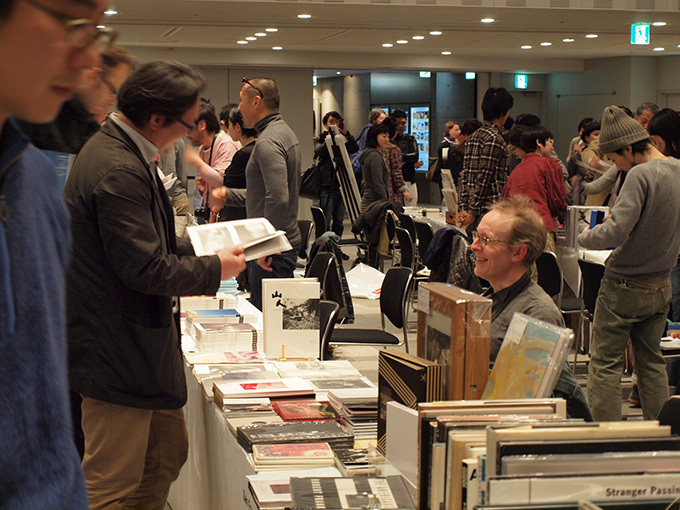 日本を代表する30の写真集出版社や書店が集結するアートブックフェア、表参道ヒルズで開催｜写真3