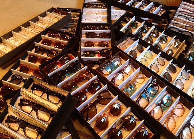 トゥモローランド 渋谷本店にレイバンなど約500種類のサングラスが集合 - 40'sのデットストックも｜写真2