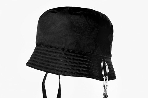 ユウキ ハシモト新作“バッグになる帽子”、バケットハットorショルダーバッグの2WAY仕様