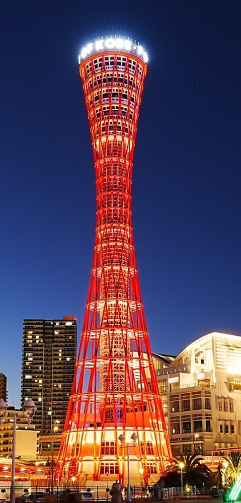 「神戸ポートタワー」リニューアル - 360度を見渡す屋上デッキや回転するカフェバー、ショップも充実｜写真1