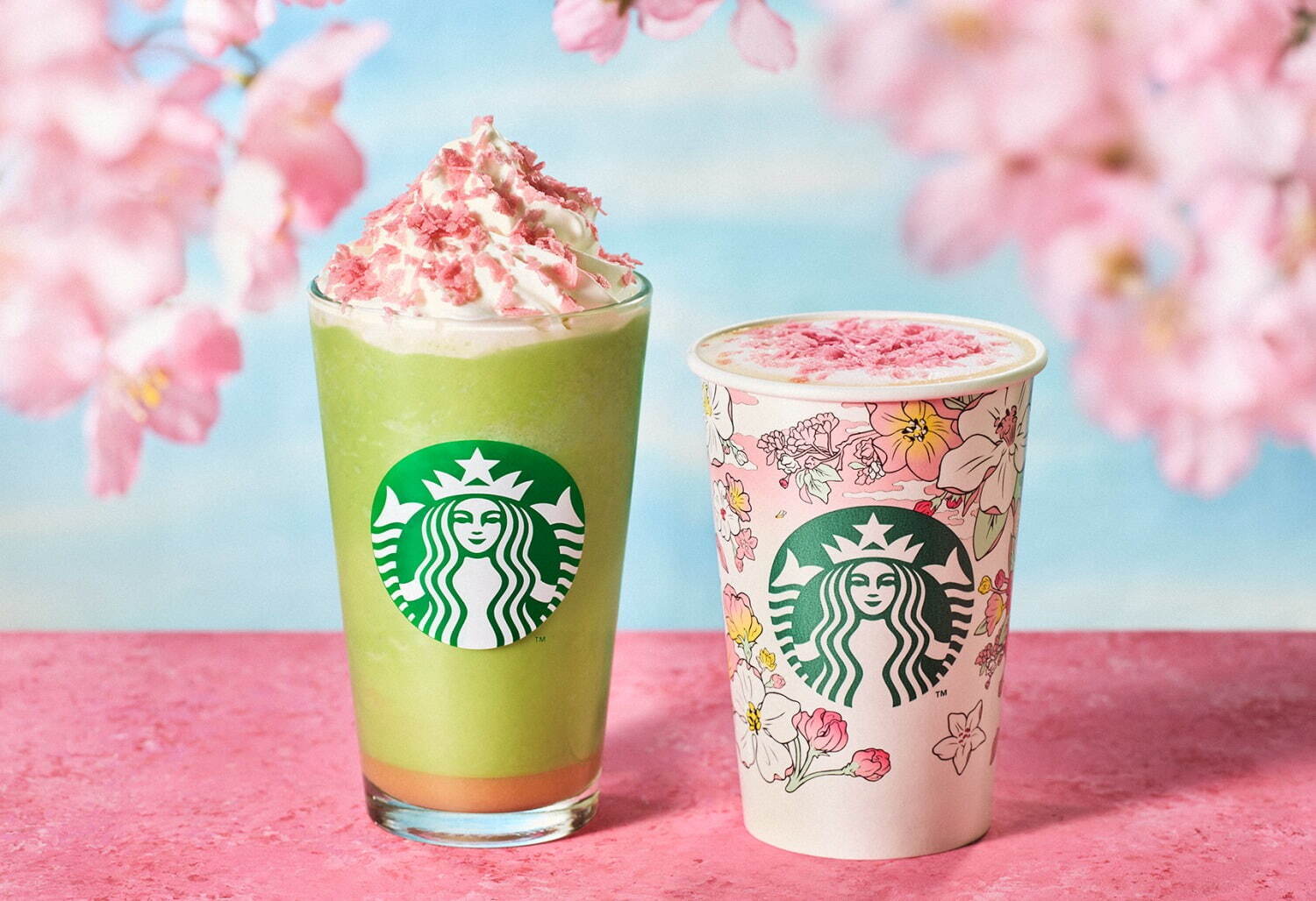 「花見抹茶 クリーム フラペチーノ」白あんこ風味ソース＆舞い散る桜イメージのトッピング