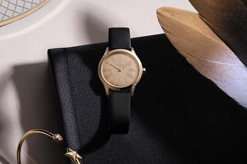 オメガのウィメンズ腕時計「ミニ トレゾア」新作、“流線を描く”ダイヤモンドや花モチーフのリュウズ