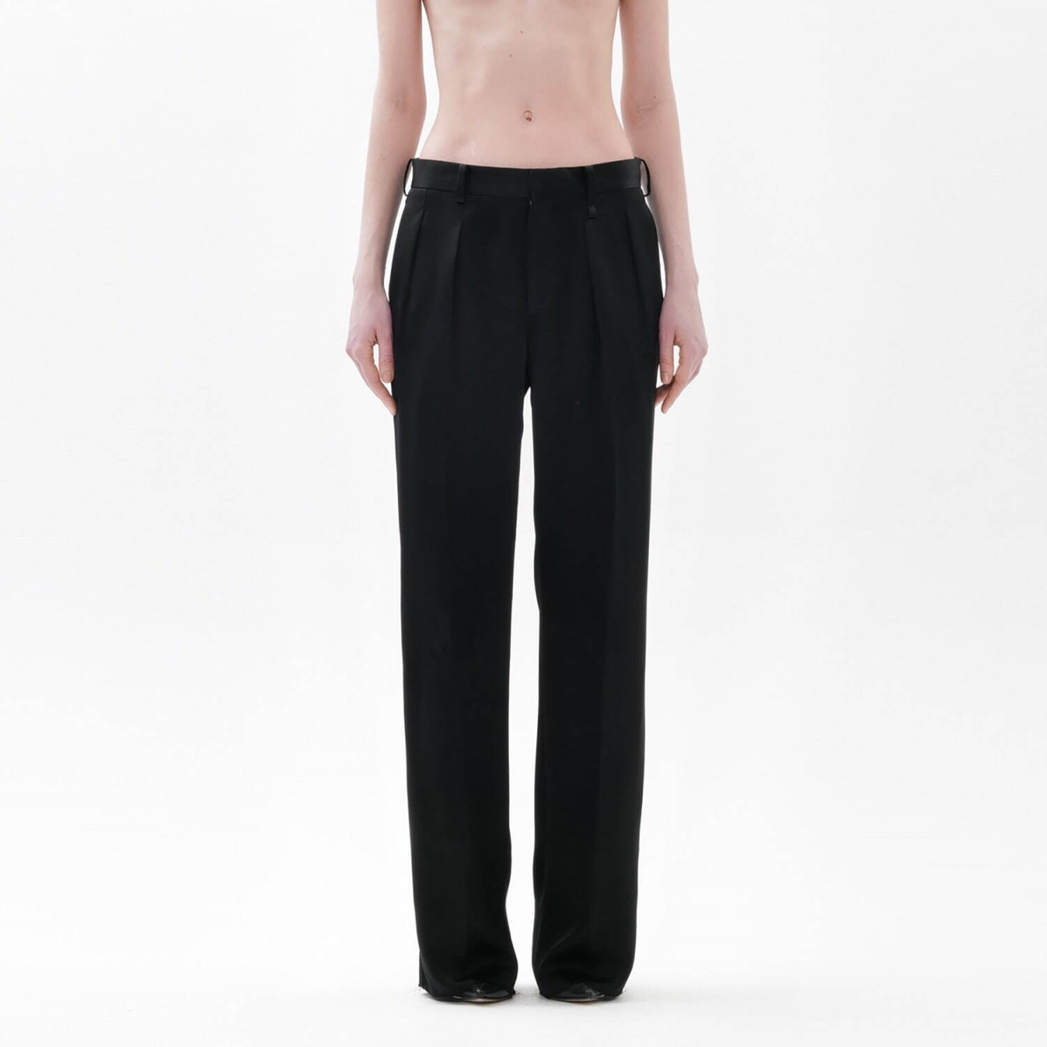 Hammered Satin Loose Tailored Trousers 40,700円