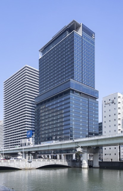 「大阪堂島浜タワー」展望露天風呂付きスパ有する「カンデオホテルズ」や商業ゾーン