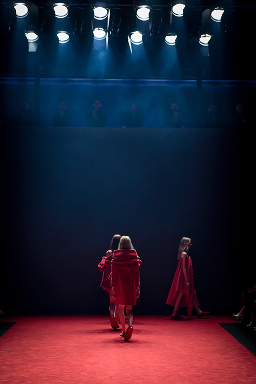 ヴィクター＆ロルフ オートクチュール(VIKTOR & ROLF Haute Couture) 2014-15年秋冬ウィメンズコレクション  - 写真24