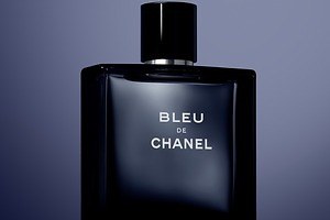 シャネルのメンズ香水「ブルー ドゥ シャネル」はどんな香り？オードゥ パルファムなど全3種を比較 | シャネル
