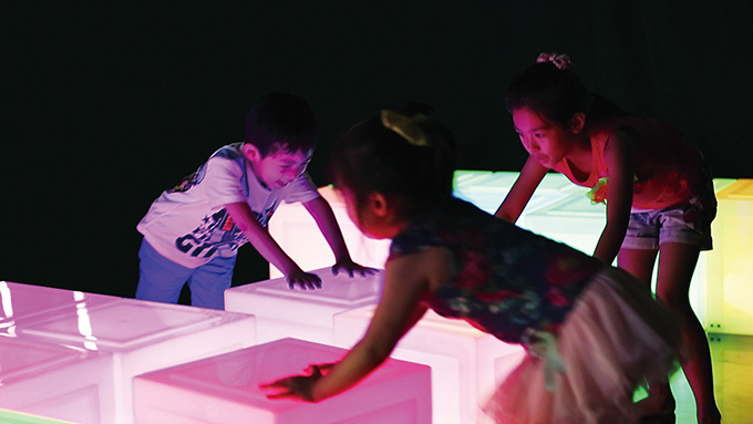 チームラボ、世界初の大展覧会「踊る！アート展と、学ぶ！未来の遊園地」を東京・お台場で開催｜写真15
