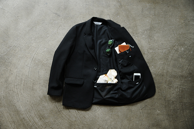 旅する紳士に贈る「ハローズ エクストラファイン」の機能的かつ着心地のいいジャケットやコート｜写真4