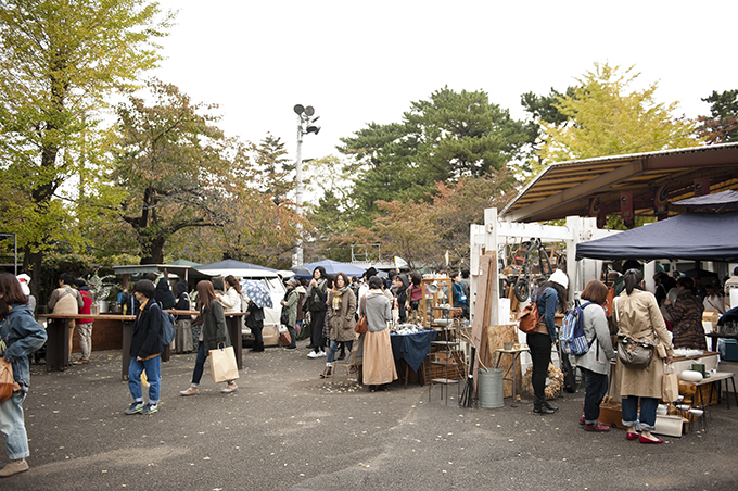 「東京蚤の市」が調布で開催 - 個性豊かな店主が集めたヴィンテージ家具＆雑貨｜写真27
