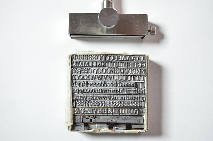 MoMAデザインストアに、ネジ1本で作るレザー財布「所作」の限定ショップ - 刻印サービスも｜写真6