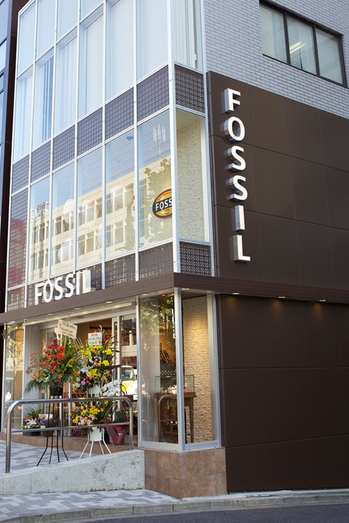 FOSSILの世界初ウィメンズ オンリーショップが明治通りにオープン｜写真2
