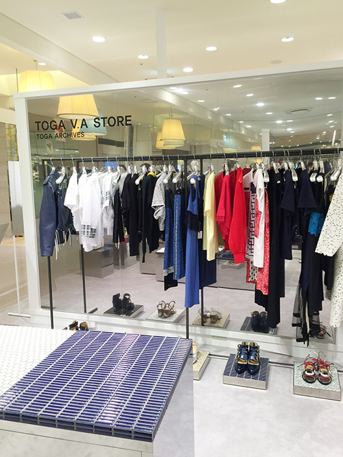 トーガの新直営店が大阪ルクア イーレにオープン - 記念ワンピースも発売｜写真4