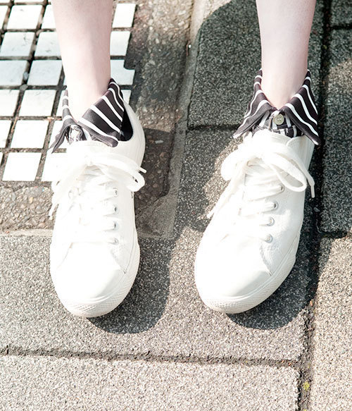 エリマキ ソックスから新作“シャツ型靴下”登場 - 白＆黒のストライプ柄｜写真6