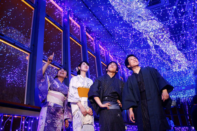 東京タワーに「天の川イルミネーション」点灯 - 13万個のLEDが織りなす、幻想的な夏の夜空｜写真2