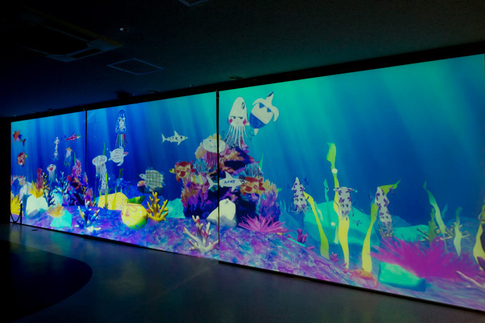 「ナイトワンダーアクアリウム2015」新江ノ島水族館で開催！チームラボが贈る大水槽の幻想的な世界｜写真22