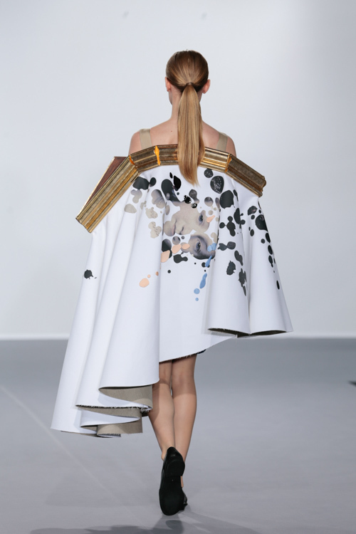 ヴィクター＆ロルフ オートクチュール(VIKTOR & ROLF Haute Couture) 2015-16年秋冬ウィメンズコレクション  - 写真22