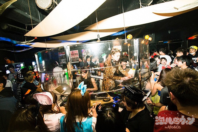 「泡ハロウィン」渋谷で開催！一夜限りの泡×仮装のパーティー｜写真2