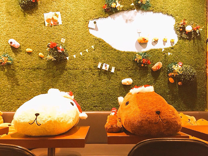 「カピバラさん」の10周年を記念したカフェが東京・北青山に - クリスマス限定メニューも｜写真18