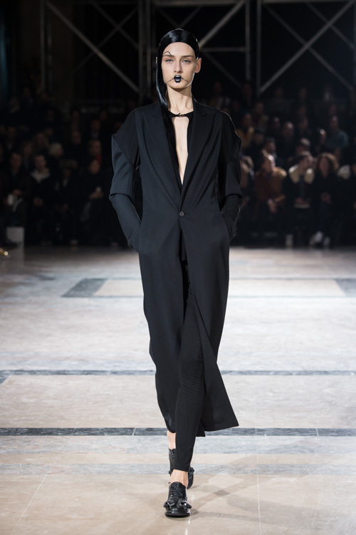 ヨウジヤマモト(Yohji Yamamoto) 2016-17年秋冬 ウィメンズコレクション  - 写真28