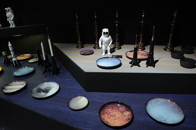 ディーゼルから‟宇宙”をテーマにしたテーブルウェア - 月や火星のプレート、宇宙飛行士型の花瓶｜写真6