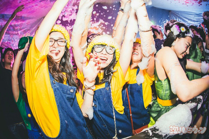ハロウィンパーティー「泡ハロウィン」渋谷 clubasia&鹿児島で開催、仮装して泡まみれに！｜写真2