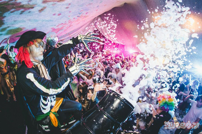 ハロウィンパーティー「泡ハロウィン」渋谷 clubasia&鹿児島で開催、仮装して泡まみれに！｜写真3