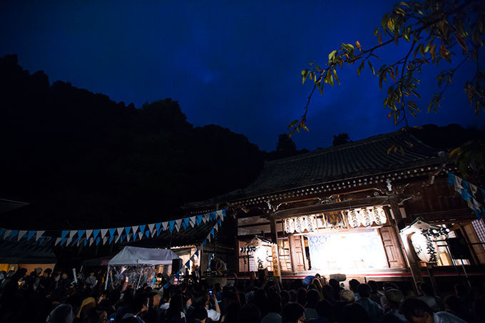 京都嵐山の法輪寺で「宙フェス」屋形船から見上げる渡月橋と月、アートなオブジェと星空のコラボ｜写真12