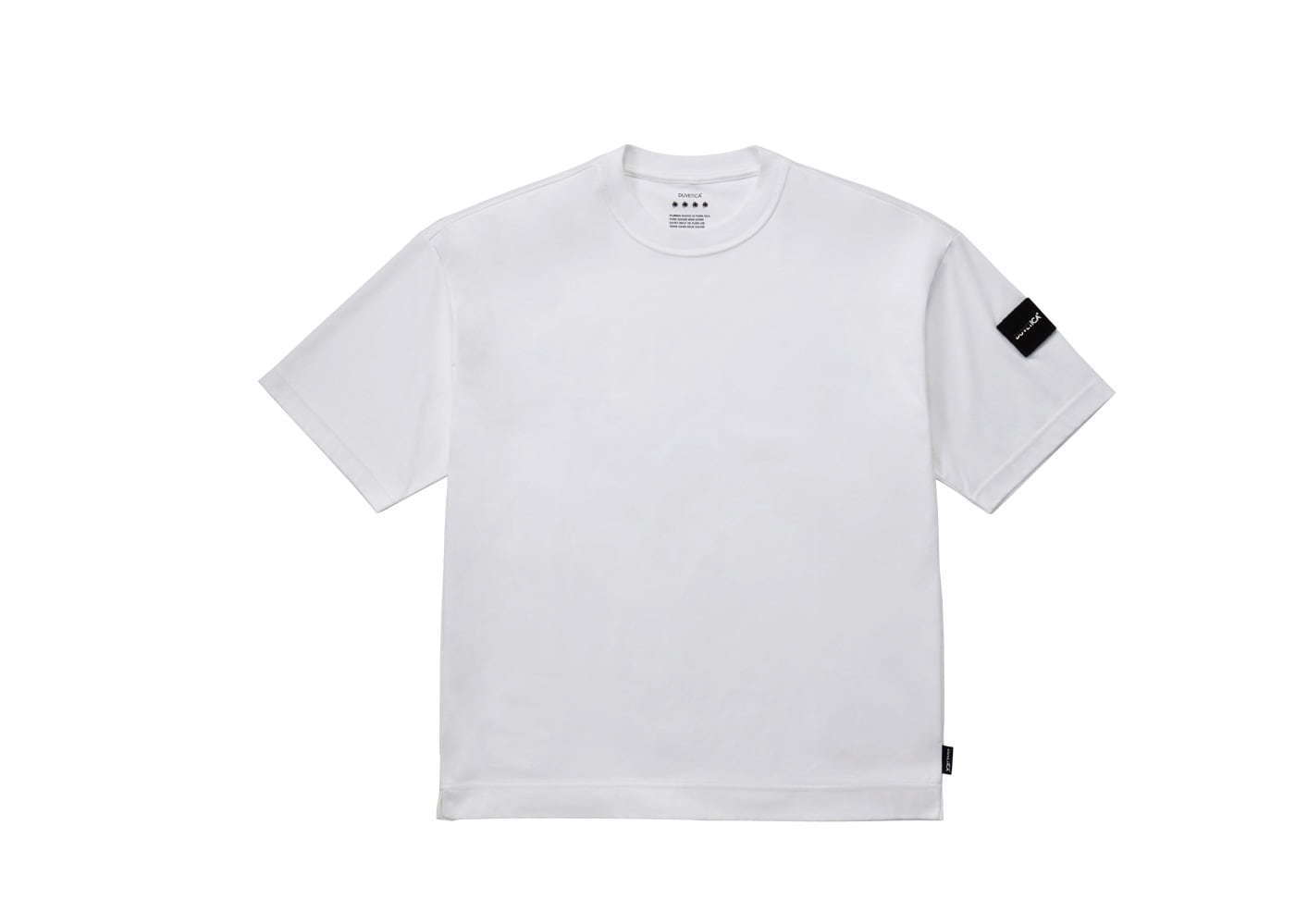 デュベティカ初のTシャツコレクションがユニセックスで登場、白×黒のモダンなデザイン｜写真1