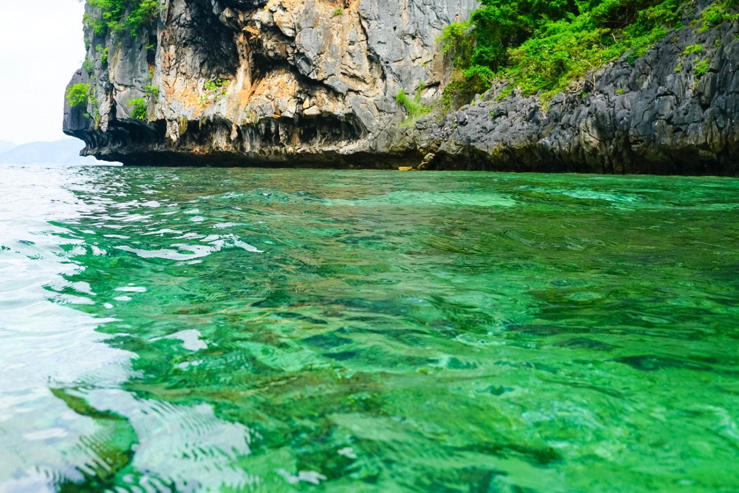 フィリピンの楽園「エルニド」最後の秘境と呼ばれるエメラルドグリーンの海とは？｜写真16