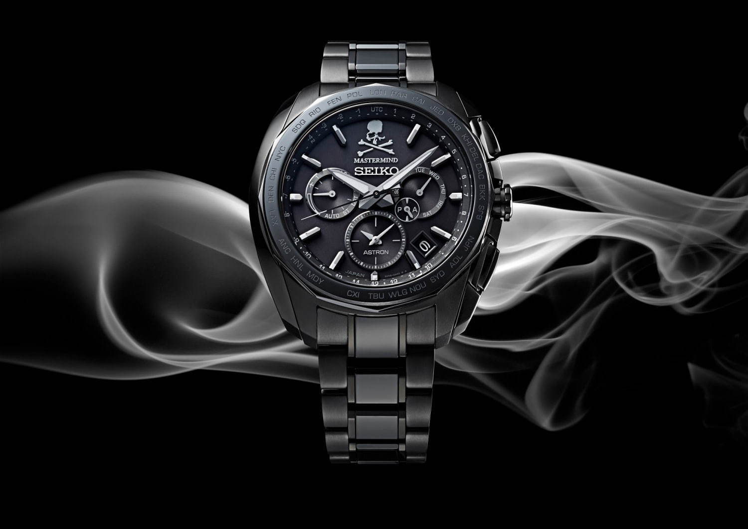 セイコー アストロン×マスターマインド・ジャパン限定腕時計、オールブラックに“スカルロゴ”｜写真1
