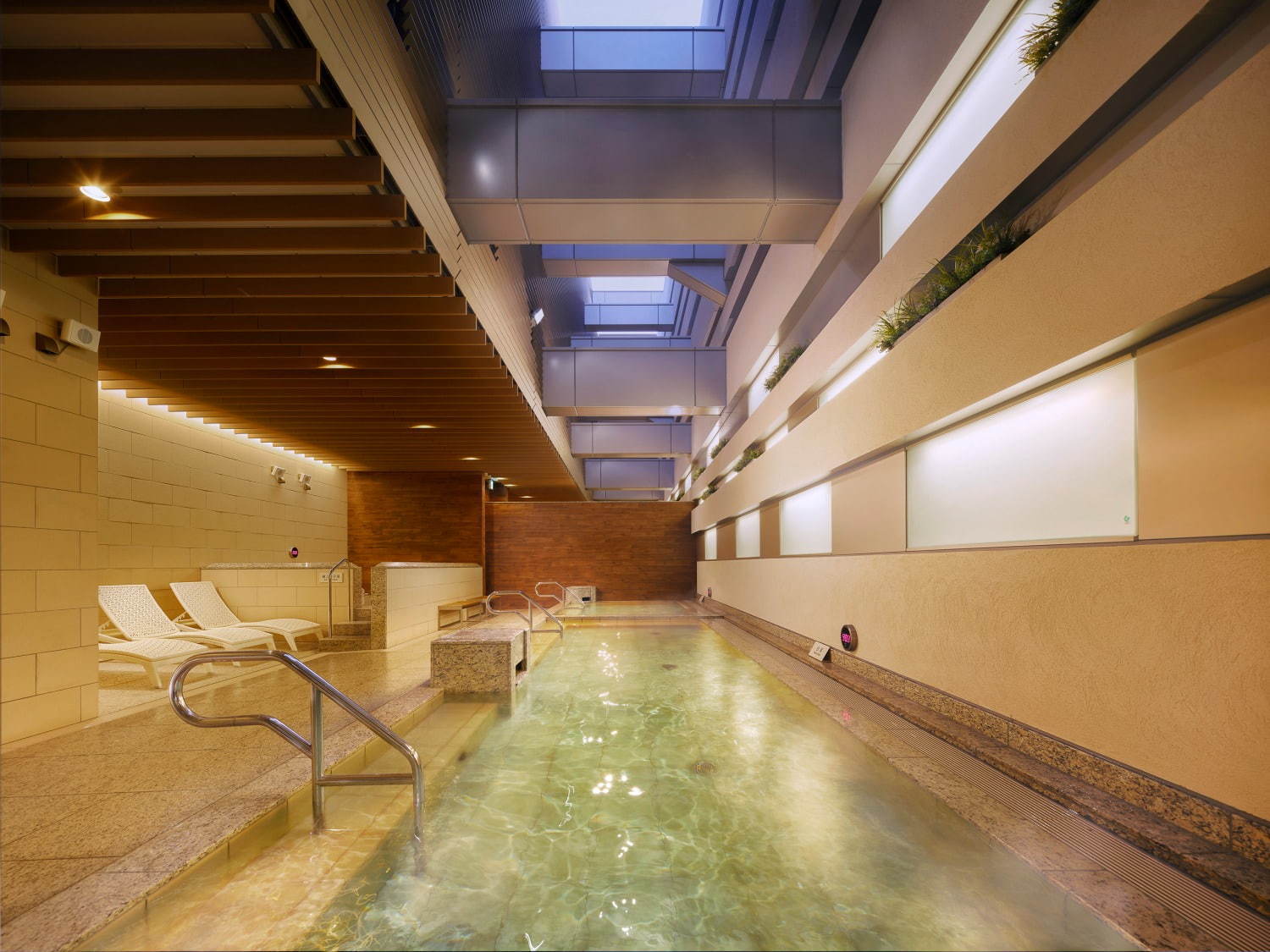 「泉天空の湯 有明ガーデン」 東京有明のホテルに隣接する大規模天然温泉、サウナや岩盤浴も充実｜写真40