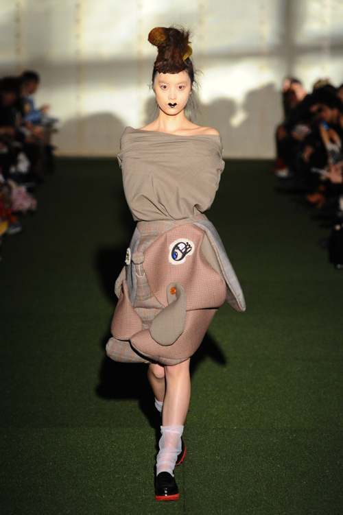 ノゾミ イシグロ オートクチュール(NOZOMI ISHIGURO Haute Couture) 2013-14年秋冬ウィメンズコレクション  - 写真1