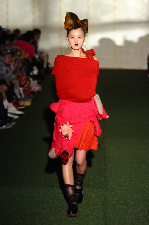 ノゾミ イシグロ オートクチュール(NOZOMI ISHIGURO Haute Couture) 2013-14年秋冬ウィメンズコレクション  - 写真4