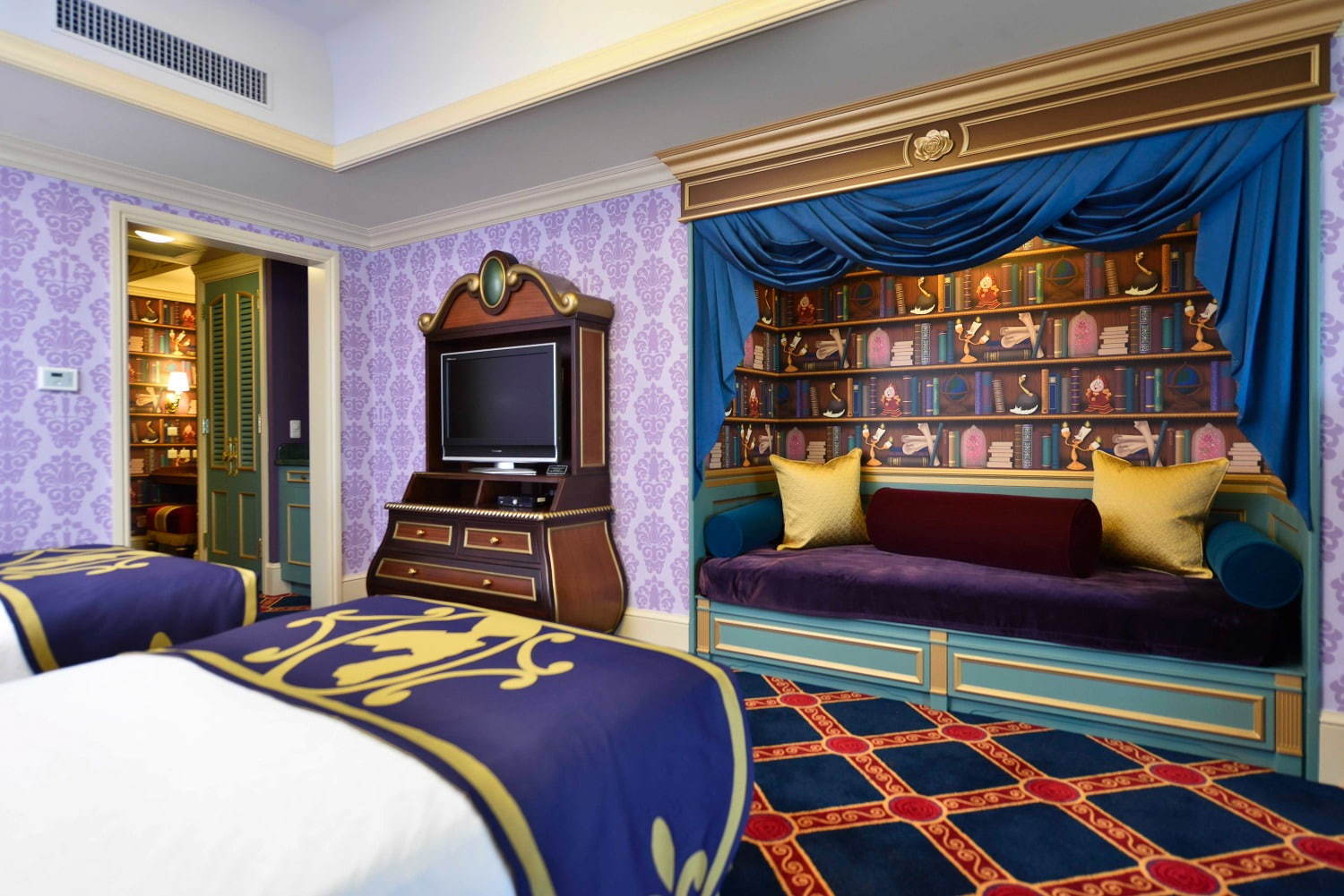 東京ディズニーランドホテルに特別な宿泊プログラム、『美女と野獣』のキャラクタールームも｜写真2