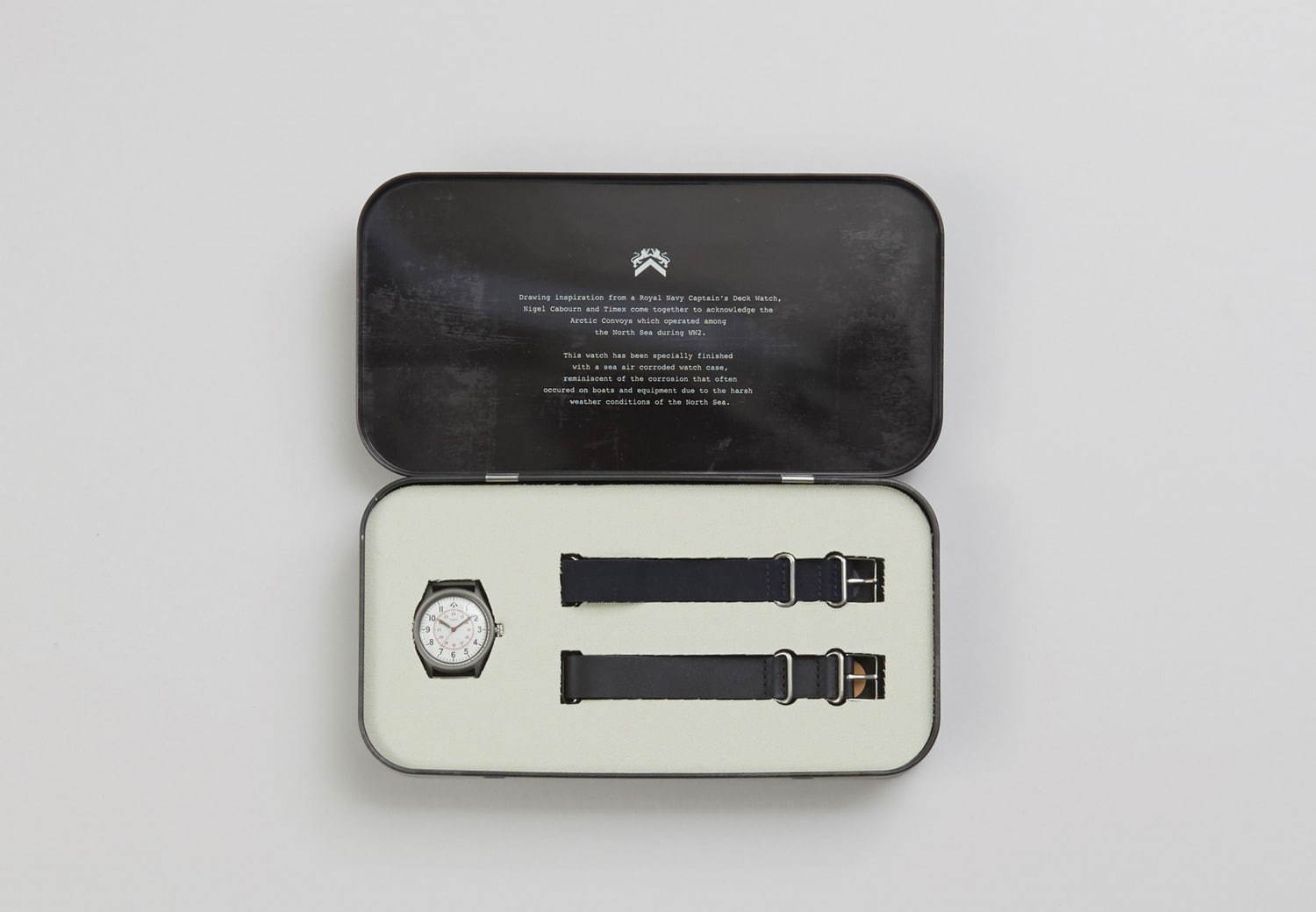 ナイジェル・ケーボン×タイメックスのステンレスケース腕時計、イギリス海軍のデッキウォッチから着想｜写真3