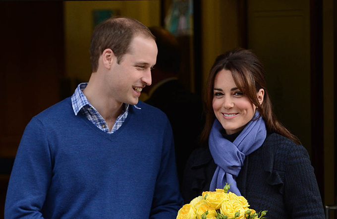イギリス、キャサリン妃とウィリアム王子のロイヤルベビーは男の子! 産後初お披露目｜写真1