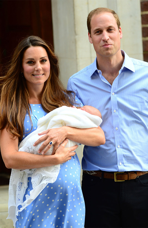 イギリス、キャサリン妃とウィリアム王子のロイヤルベビーは男の子! 産後初お披露目｜写真2