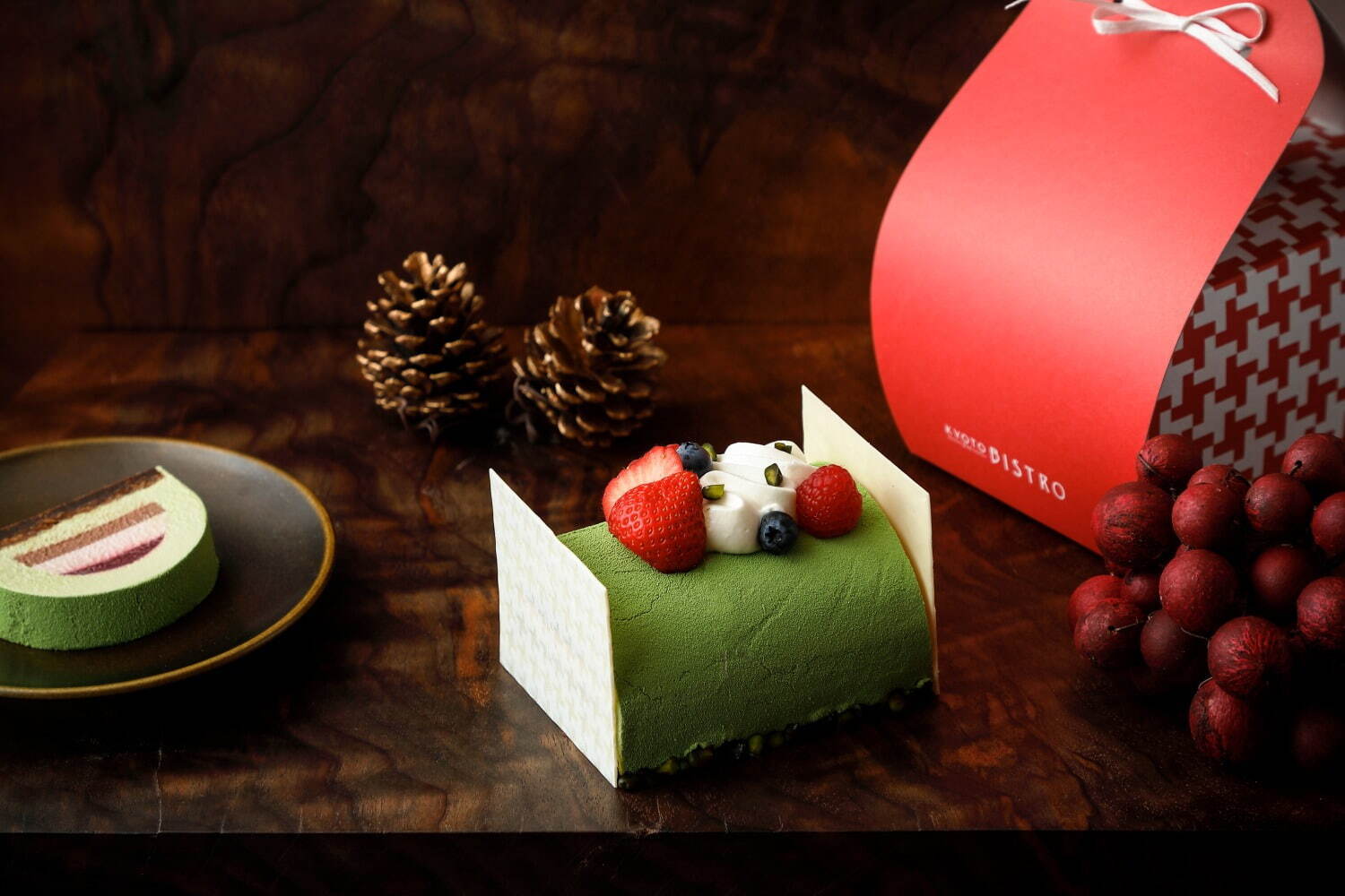 パーク ハイアット 京都のクリスマスケーキ、“雪の結晶”を飾ったあまおう苺ふんわりショートケーキなど｜写真11