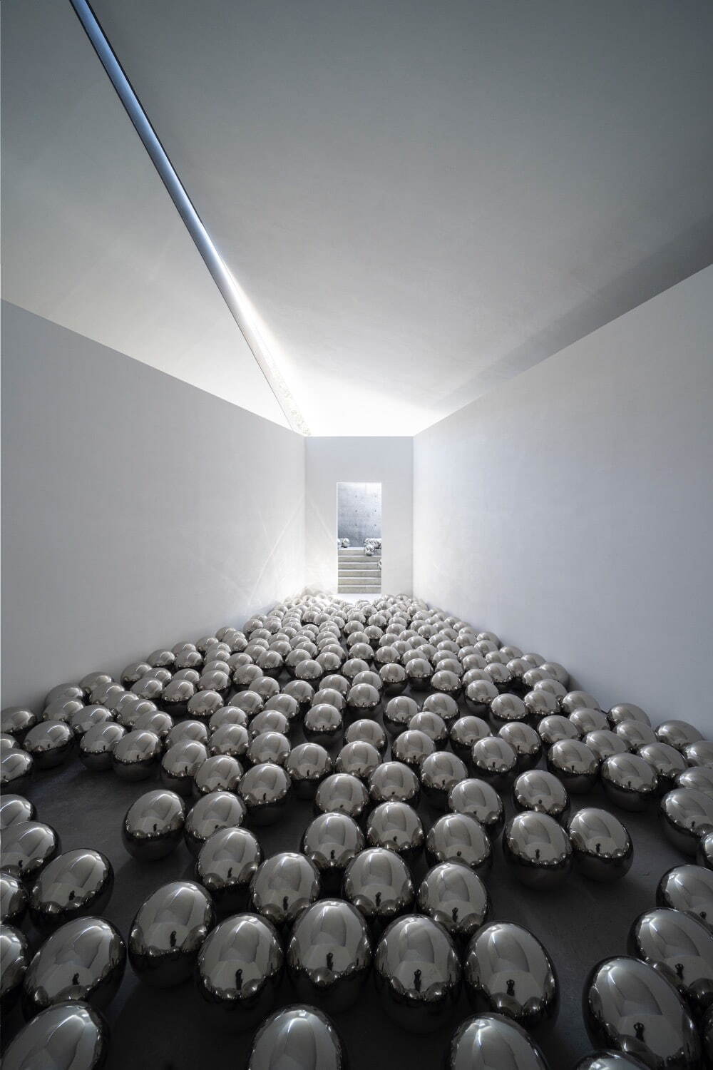 Yayoi Kusama, <i width="1000" height="1500">Narcissus Garden</i>, Stainless steel spheres, 1966/2022, Copyright of Yayoi Kusama