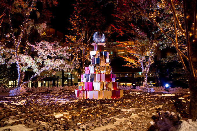 東急プラザ 表参道原宿のXmasイルミネーションのテーマは「Gift～森からの贈り物～」｜写真9
