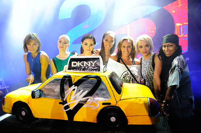 DKNYの新広告塔はリタ・オラ - ブランド25周年のパーティでパフォーマンスを披露｜写真19