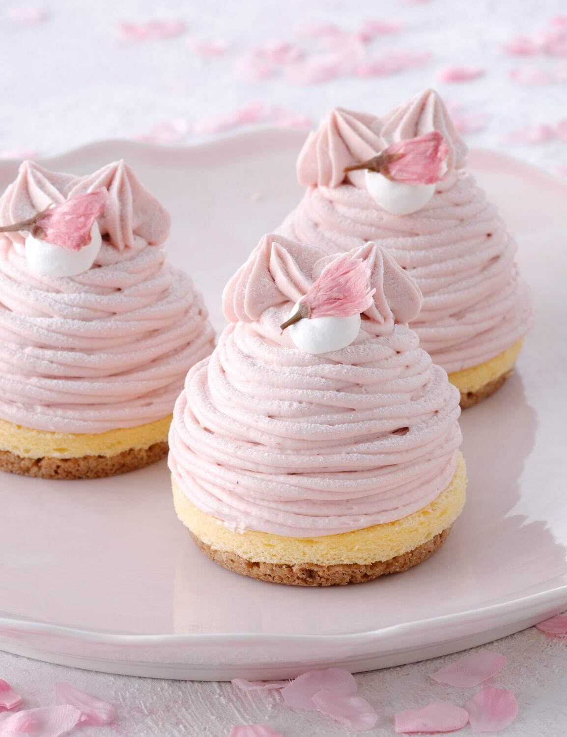 パティスリー キハチ、桜のバタークリーム×白あんミルクムースのモンブラン