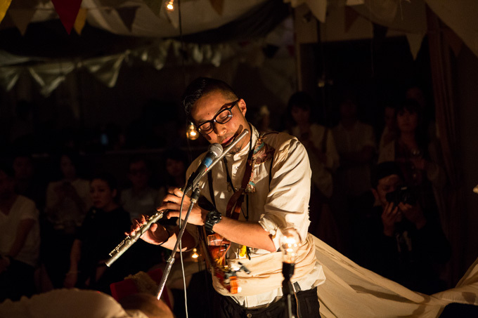 スズキタカユキ(suzuki takayuki) 音と布、光と料理のサーカス｜写真11
