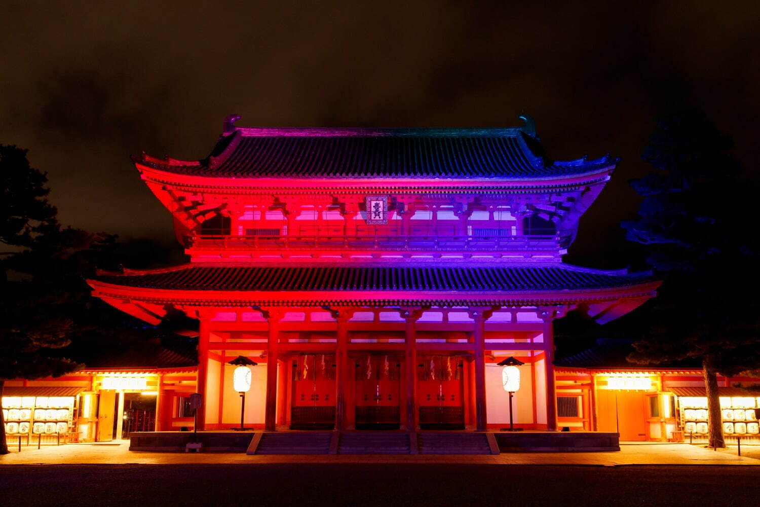 京都・平安神宮×ネイキッドの夜間参拝アートイベント「ヨルモウデ」境内を幻想的にライトアップ｜写真2